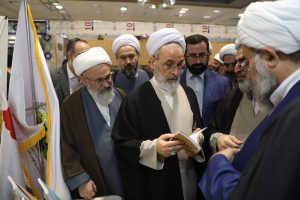گزارش تصویری بازدید آیت الله اعرافی مدیر حوزه های علمیه از غرفه پژوهشکده معارف اهل بیت علیهم السلام در نمایشگاه «مشکات۶»
