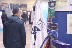 گزارش تصویری بازدید حجت الاسلام والمسلمین دکتر برنجکار و حجت الاسلام و المسلمین دکتر سبحانی از نمایشگاه کتاب و حضور در غرفه پژوهشکده معارف اهل بیت علیهم السلام و پژوهشکده امامت