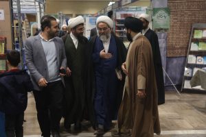گزارش تصویری بازدید حجت الاسلام والمسلمین دکتر برنجکار و حجت الاسلام و المسلمین دکتر سبحانی از نمایشگاه کتاب و حضور در غرفه پژوهشکده معارف اهل بیت علیهم السلام و پژوهشکده امامت