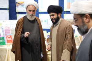 گزارش تصویری بازدید حجت الاسلام والمسلمین دکتر برنجکار و حجت الاسلام و المسلمین دکتر سبحانی از نمایشگاه کتاب و حضور در غرفه پژوهشکده معارف اهل بیت علیهم السلام و پژوهشکده امامت