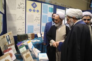 گزارش تصویری بازدید آیت الله اعرافی مدیر حوزه های علمیه از غرفه پژوهشکده معارف اهل بیت علیهم السلام در نمایشگاه «مشکات۶»