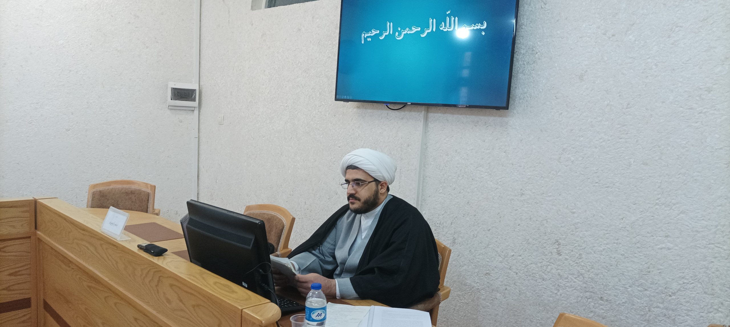 پایان‌نامه سطح سه کلام امامیه با موضوع «بررسی و تحلیل اقدامات پیامبر اسلام (صلی‌الله‌علیه‌وآله) در راستای بسترسازی جانشینی حضرت علی (علیه‌السلام) و اقدامات مخالفان» دفاع شد