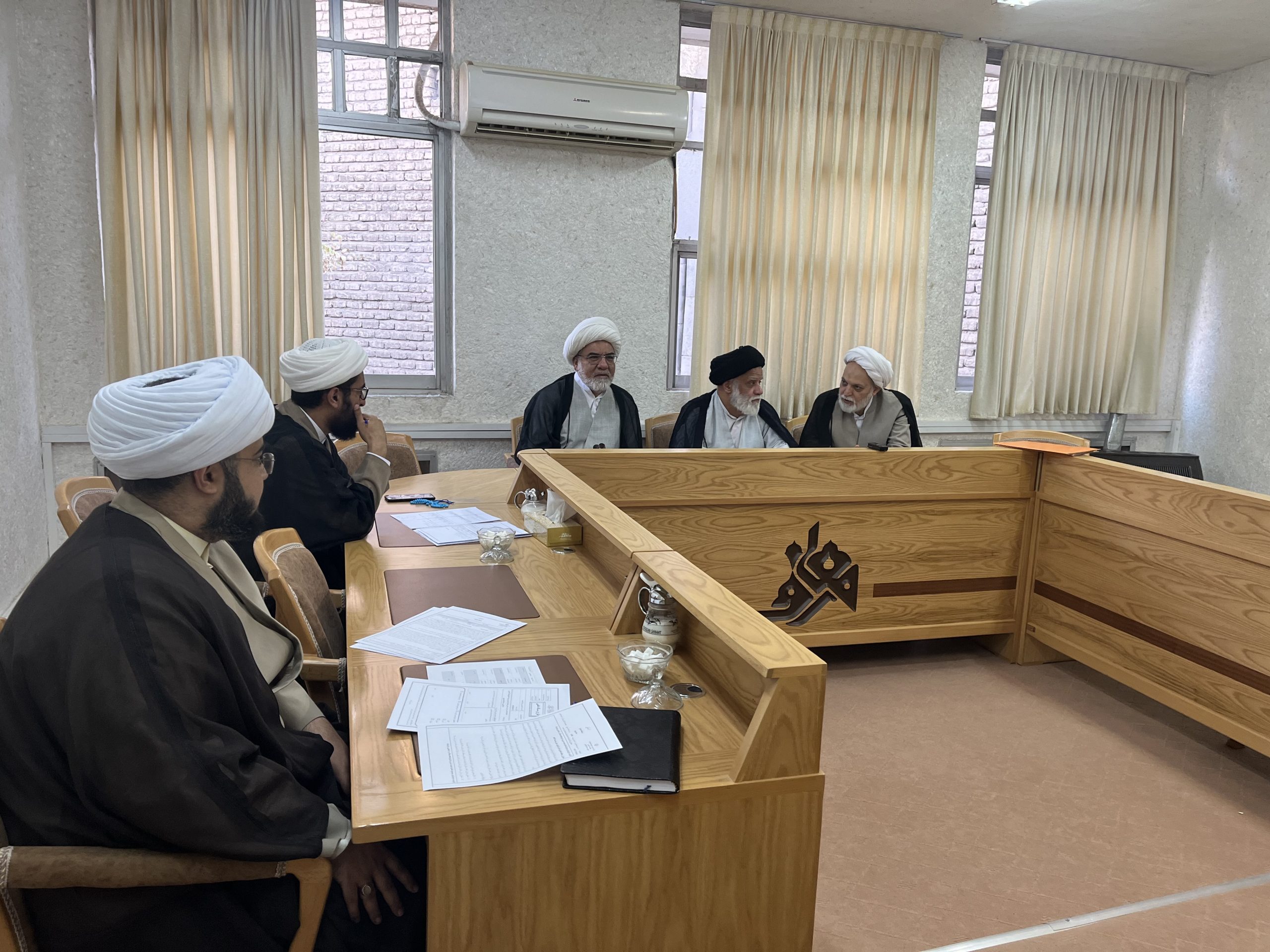 دومین جلسه کمیته حدیث در مؤسسه معارف اهلبیت(علیهم السلام) برگزار شد