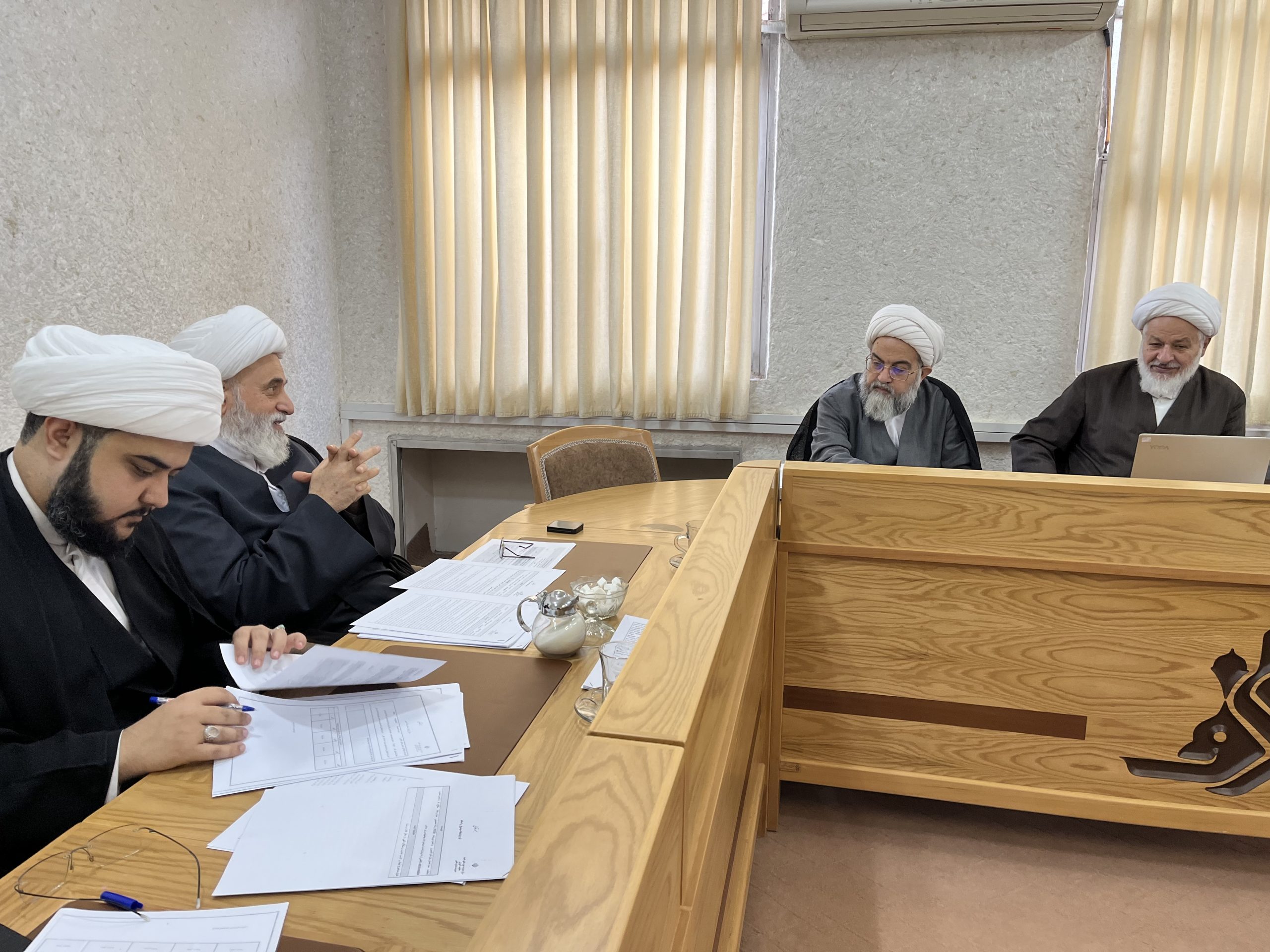 بیستمین نشست بررسی پایان‌نامه‌های طلاب مرکز تخصصی معارف اهل‌بیت(علیهم السلام) برگزار شد